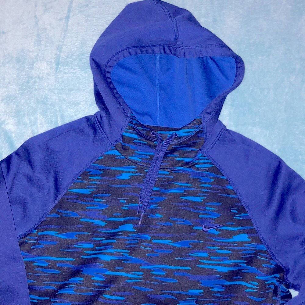Nike blue therma fit hoodie athletic comfortable used